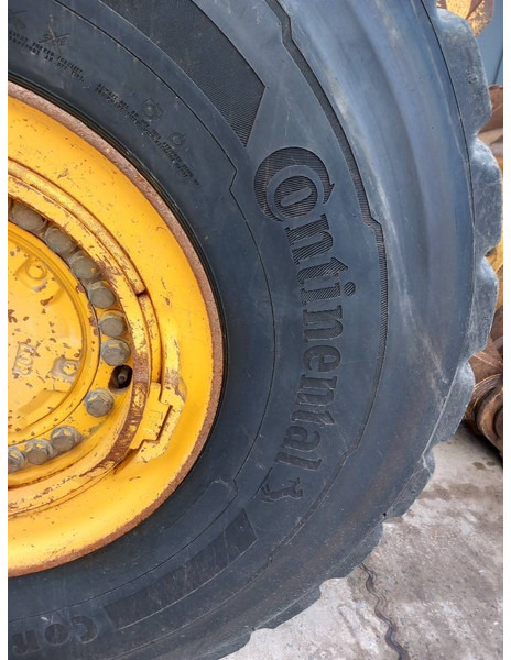 اللودر بعجل Komatsu WA500-7: صورة 10