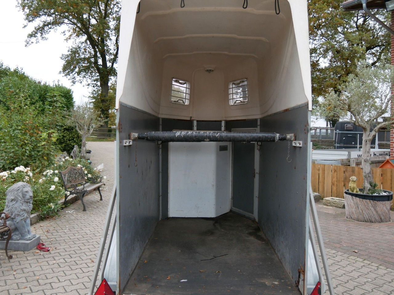 Blomert 1,5 Pferde mit Sattelkammer - مقطورة للماشية: صورة 3 Blomert 1,5 Pferde mit Sattelkammer - مقطورة للماشية: صورة 3