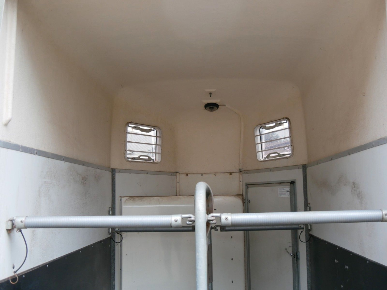 Böckmann Duo mit Sattelkammer - مقطورة للماشية: صورة 5 Böckmann Duo mit Sattelkammer - مقطورة للماشية: صورة 5