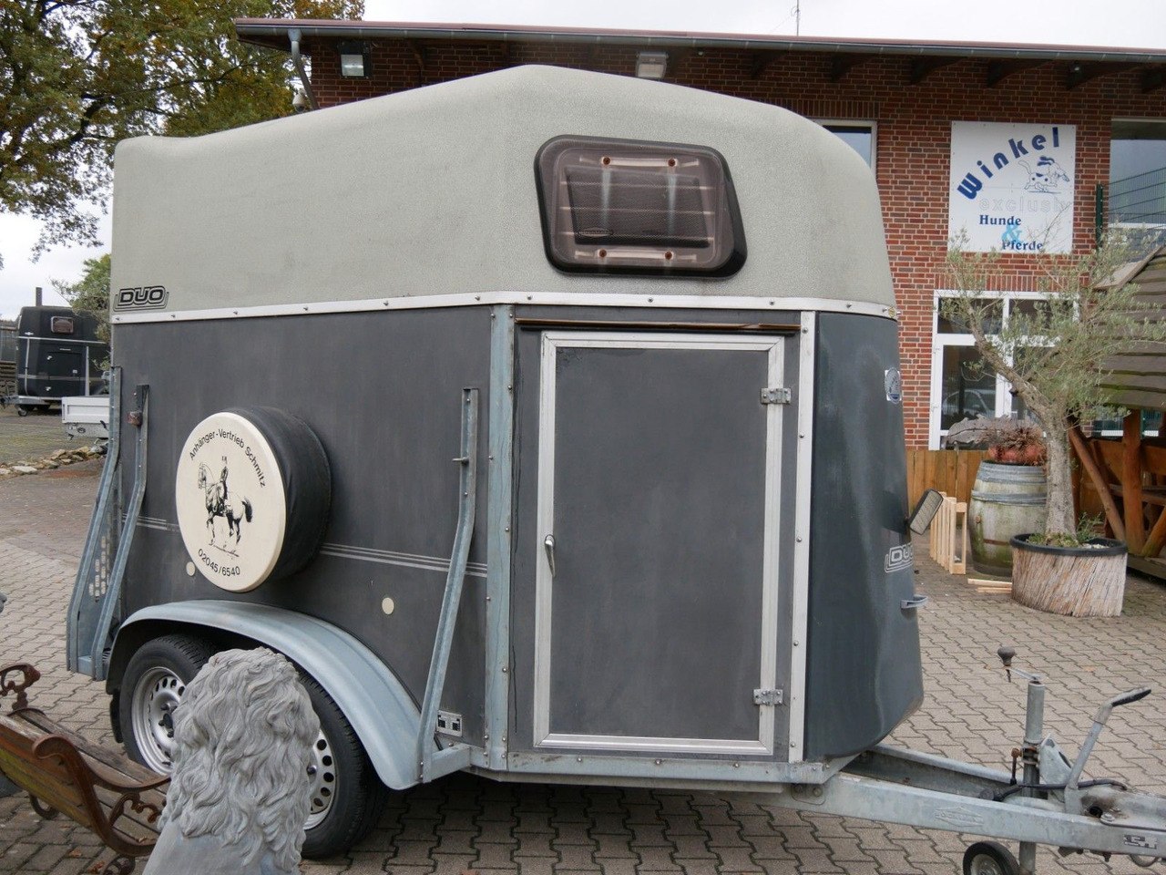 Böckmann Duo mit Sattelkammer - مقطورة للماشية: صورة 2 Böckmann Duo mit Sattelkammer - مقطورة للماشية: صورة 2