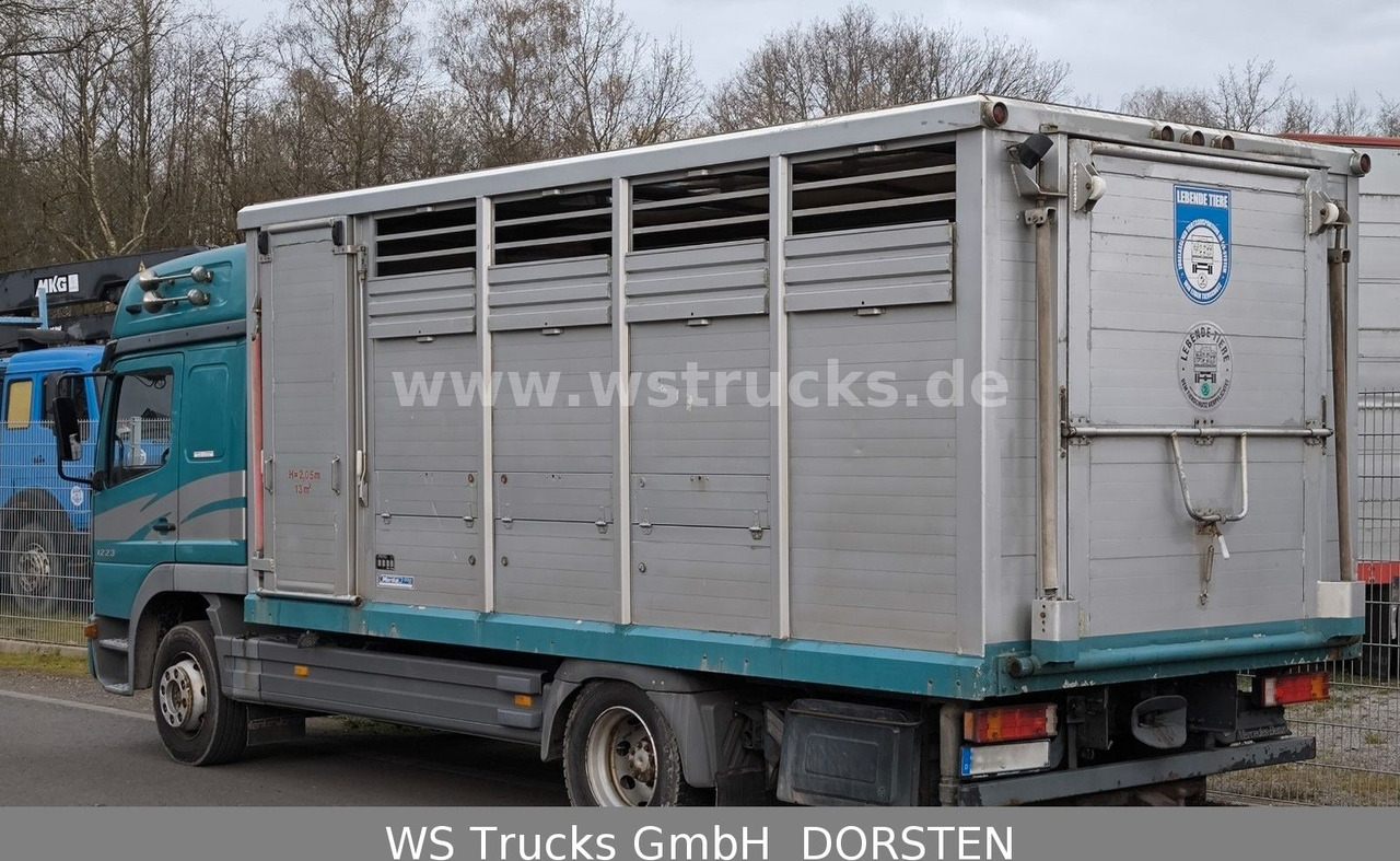 Mercedes-Benz Atego 1223 1 Stock Hohe Gitter Viehtransporter - شاحنة نقل خيل: صورة 3 Mercedes-Benz Atego 1223 1 Stock Hohe Gitter Viehtransporter - شاحنة نقل خيل: صورة 3