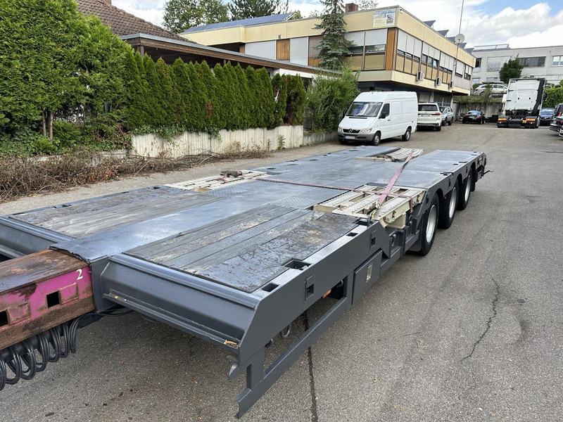 Broshuis Tele Semi Tieflader Luft 4.5 m auszieh u. 3 m verb Tele Semi Tieflader Luft 4.5 m auszieh u. 3 m verbreiterb. - نصف مقطورة بلودر منخفض: صورة 5 Broshuis Tele Semi Tieflader Luft 4.5 m auszieh u. 3 m verb Tele Semi Tieflader Luft 4.5 m auszieh u. 3 m verbreiterb. - نصف مقطورة بلودر منخفض: صورة 5