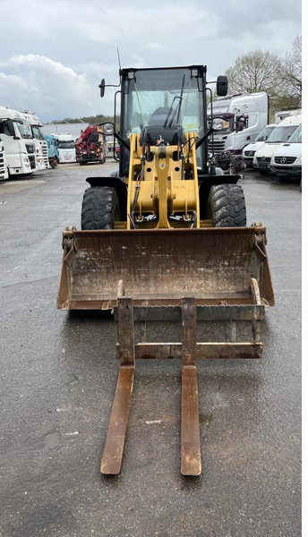 Caterpillar 908 M Klappschaufel+Pal.gabel Schnellwechsl. 908 M 4x4 Klappschaufel+Pal.gabel Schnellwechsl. - اللودر بعجل: صورة 4 Caterpillar 908 M Klappschaufel+Pal.gabel Schnellwechsl. 908 M 4x4 Klappschaufel+Pal.gabel Schnellwechsl. - اللودر بعجل: صورة 4