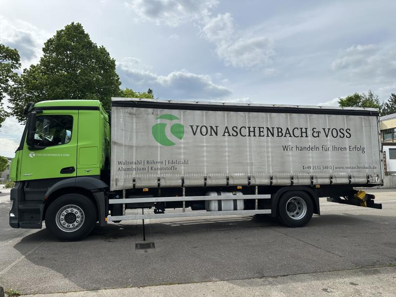 Mercedes Antos 1827 L Pr/Plane Rungentaschen E6 - شاحنة ذات ستائر جانبية: صورة 2 Mercedes Antos 1827 L Pr/Plane Rungentaschen E6 - شاحنة ذات ستائر جانبية: صورة 2