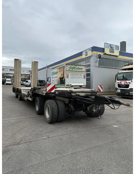 Müller-Mitteltal T4 4-Achs Tieflader Radmulden luftgefedert T4 4-Achs Tieflader Radmulden luftgefedert - مقطورة بلودر منخفض: صورة 3 Müller-Mitteltal T4 4-Achs Tieflader Radmulden luftgefedert T4 4-Achs Tieflader Radmulden luftgefedert - مقطورة بلودر منخفض: صورة 3