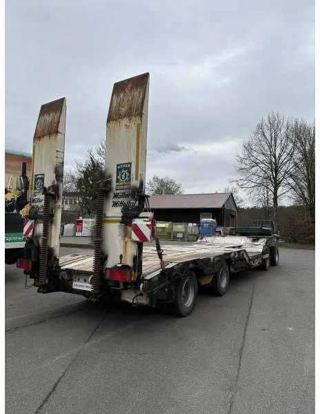 Müller-Mitteltal T4 4-Achs Tieflader Radmulden luftgefedert T4 4-Achs Tieflader Radmulden luftgefedert - مقطورة بلودر منخفض: صورة 4 Müller-Mitteltal T4 4-Achs Tieflader Radmulden luftgefedert T4 4-Achs Tieflader Radmulden luftgefedert - مقطورة بلودر منخفض: صورة 4