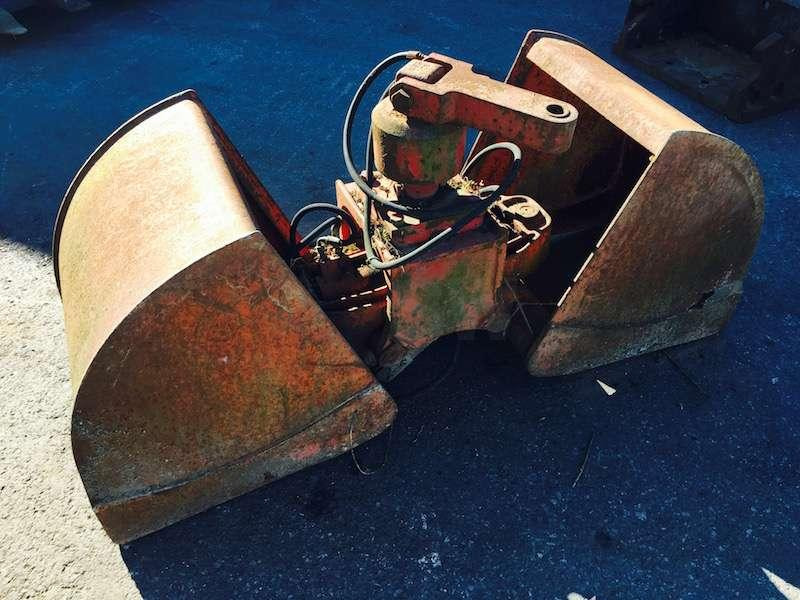 Camion avec rotator - coquilles 500mm reprise - ouverture 1500mm - كلّاب: صورة 1 Camion avec rotator - coquilles 500mm reprise - ouverture 1500mm - كلّاب: صورة 1