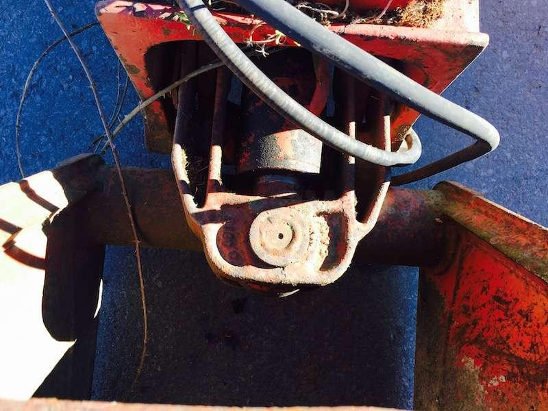 Camion avec rotator - coquilles 500mm reprise - ouverture 1500mm - كلّاب: صورة 3 Camion avec rotator - coquilles 500mm reprise - ouverture 1500mm - كلّاب: صورة 3