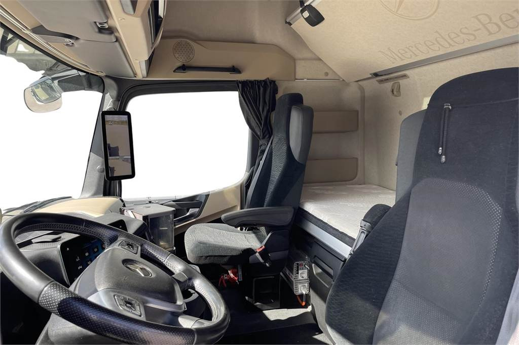 Mercedes-Benz ACTROS 2551LS 6x2/4 Väliteli - مقطورة السحب: صورة 5 Mercedes-Benz ACTROS 2551LS 6x2/4 Väliteli - مقطورة السحب: صورة 5