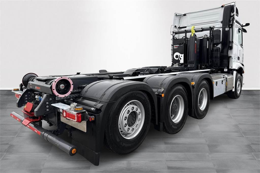 Mercedes-Benz AROCS 3253 8x4 Koukkuauto - شاحنة برافعة خطافية: صورة 5 Mercedes-Benz AROCS 3253 8x4 Koukkuauto - شاحنة برافعة خطافية: صورة 5