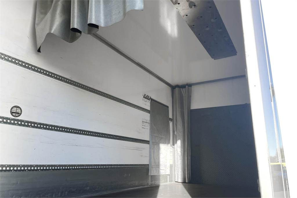 Mercedes-Benz Actros 1827L 4x2 FOKOR KSA JA PL - شاحنة صندوقية: صورة 3 Mercedes-Benz Actros 1827L 4x2 FOKOR KSA JA PL - شاحنة صندوقية: صورة 3