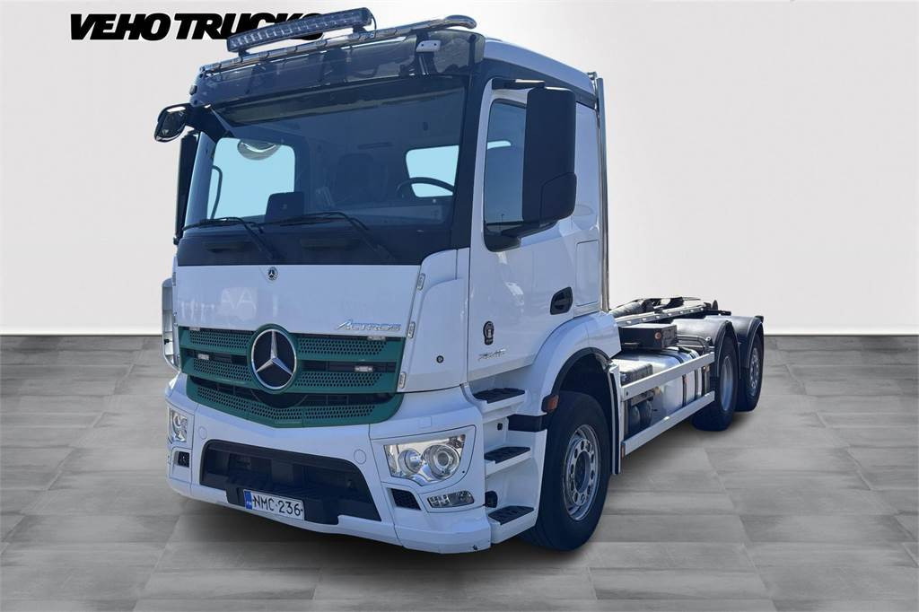 Mercedes-Benz Actros 2546 L Koukkulaite - شاحنة برافعة خطافية: صورة 1 Mercedes-Benz Actros 2546 L Koukkulaite - شاحنة برافعة خطافية: صورة 1