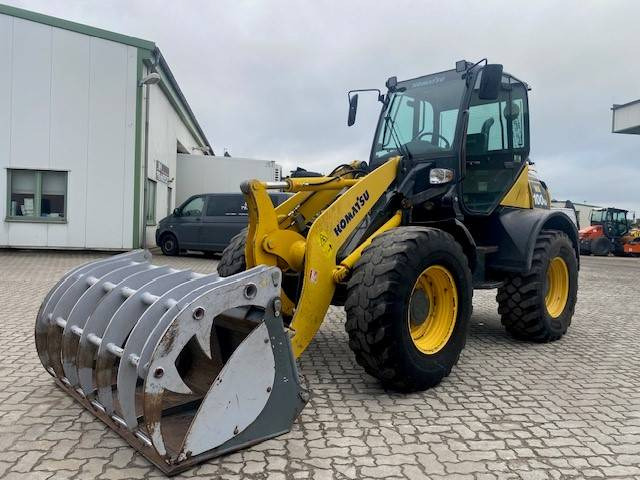 Komatsu WA 100 M-6 (12005534) - اللودر بعجل: صورة 1 Komatsu WA 100 M-6 (12005534) - اللودر بعجل: صورة 1