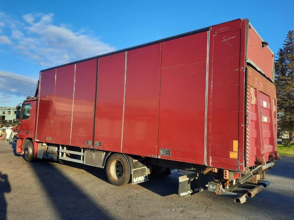 Mercedes-Benz Actros 1832 - شاحنة صندوقية: صورة 4 Mercedes-Benz Actros 1832 - شاحنة صندوقية: صورة 4