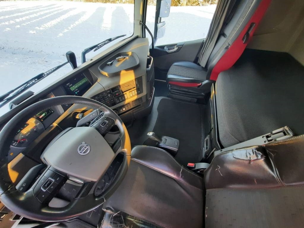 شاحنة بهيكل معدني للمقصورة Volvo FH 13: صورة 9