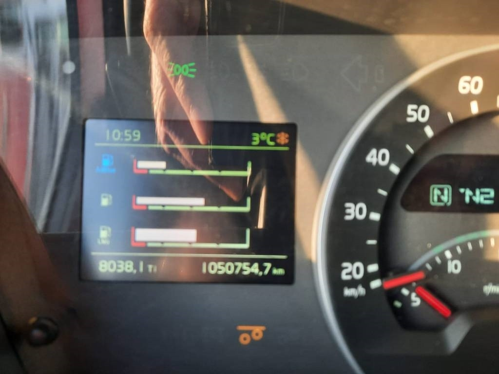 شاحنة بهيكل معدني للمقصورة Volvo FH 13: صورة 12