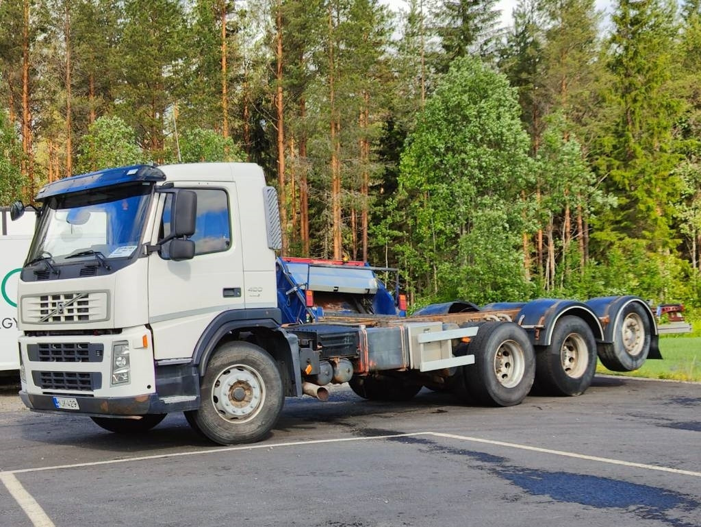 Volvo FM 13 400 - شاحنة بهيكل معدني للمقصورة: صورة 1 Volvo FM 13 400 - شاحنة بهيكل معدني للمقصورة: صورة 1