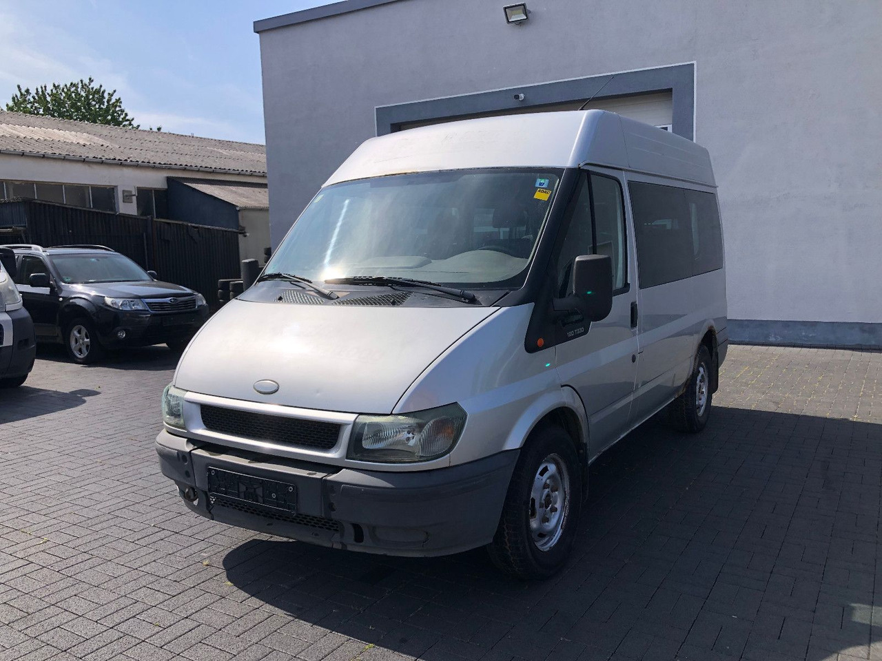Ford Transit 2.4 TDi, Heckantrieb, 8-Sitzer, Klima - ميكروباص: صورة 1 Ford Transit 2.4 TDi, Heckantrieb, 8-Sitzer, Klima - ميكروباص: صورة 1
