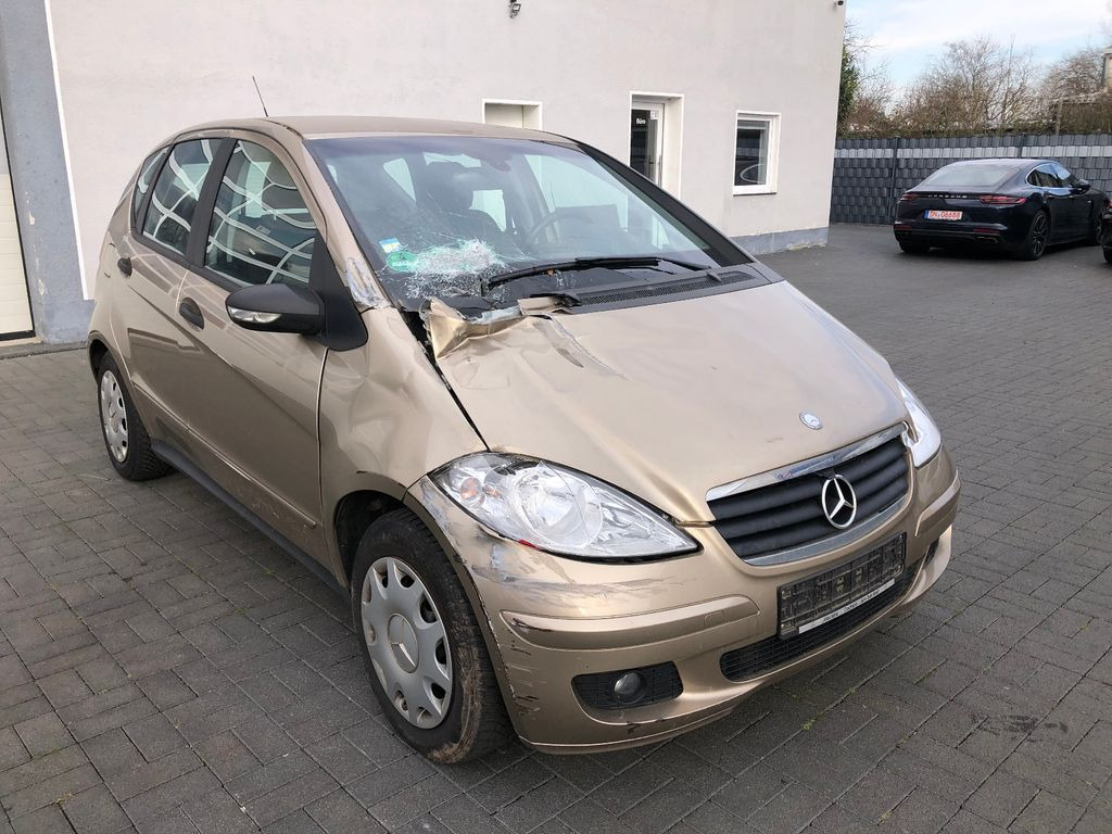 Mercedes-Benz A 150 A -Klasse A 150 - سيارة: صورة 1 Mercedes-Benz A 150 A -Klasse A 150 - سيارة: صورة 1
