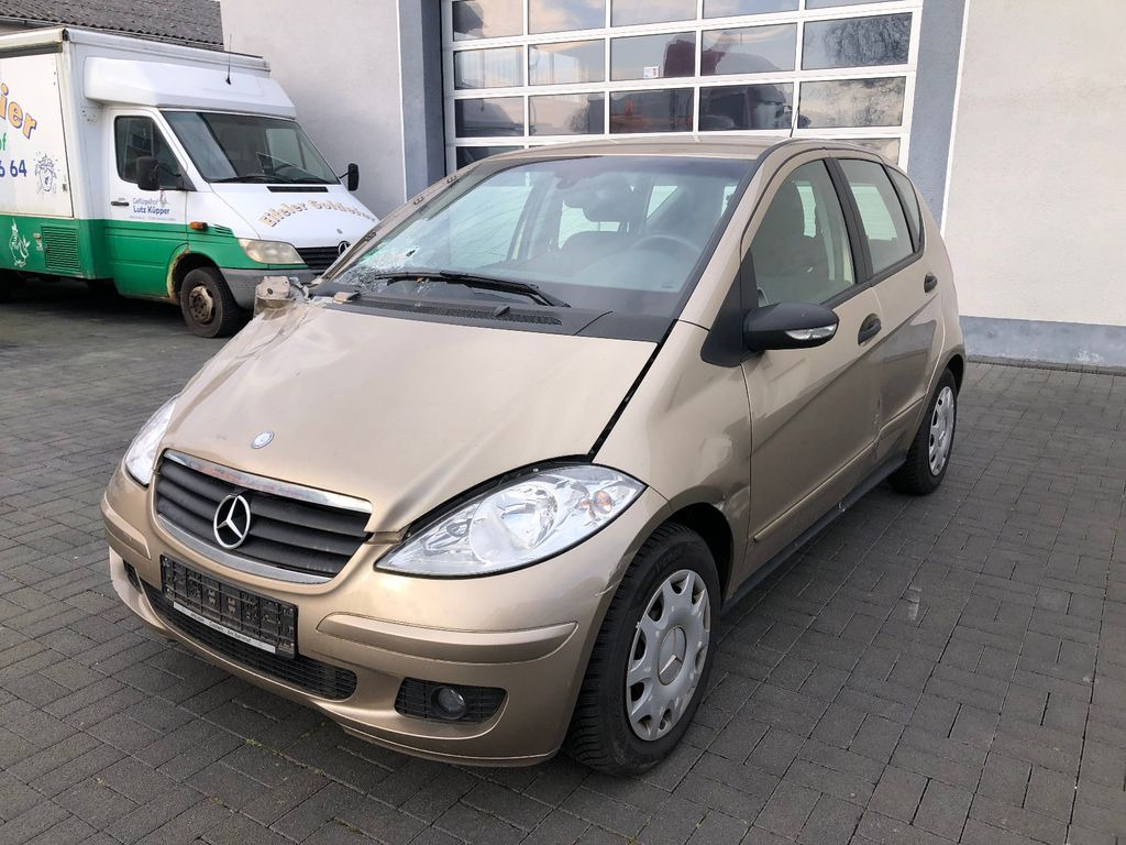 Mercedes-Benz A 150 A -Klasse A 150 - سيارة: صورة 4 Mercedes-Benz A 150 A -Klasse A 150 - سيارة: صورة 4
