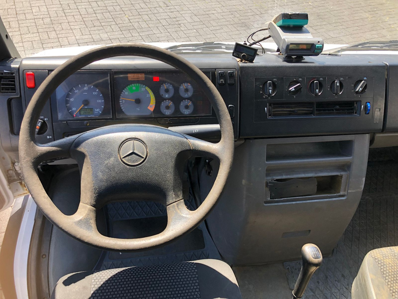 فان Mercedes-Benz Vario 816: صورة 19