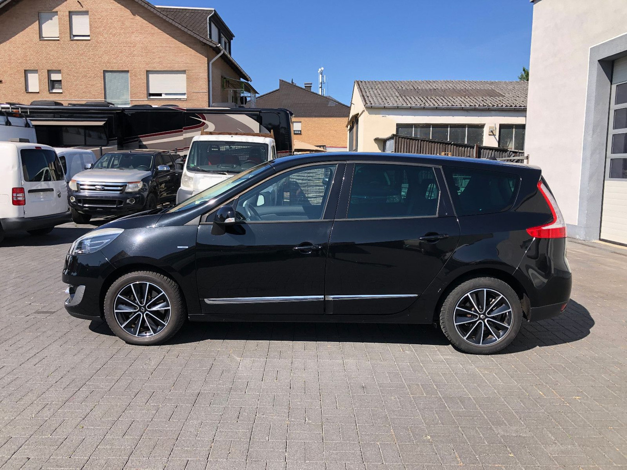 ميكروباص Renault Scenic  Grand 2.0 dCi 150 BOSE Edition,Automatik: صورة 8