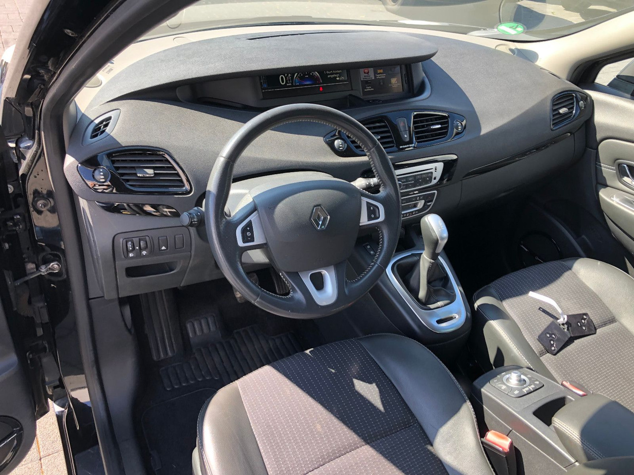 ميكروباص Renault Scenic  Grand 2.0 dCi 150 BOSE Edition,Automatik: صورة 11