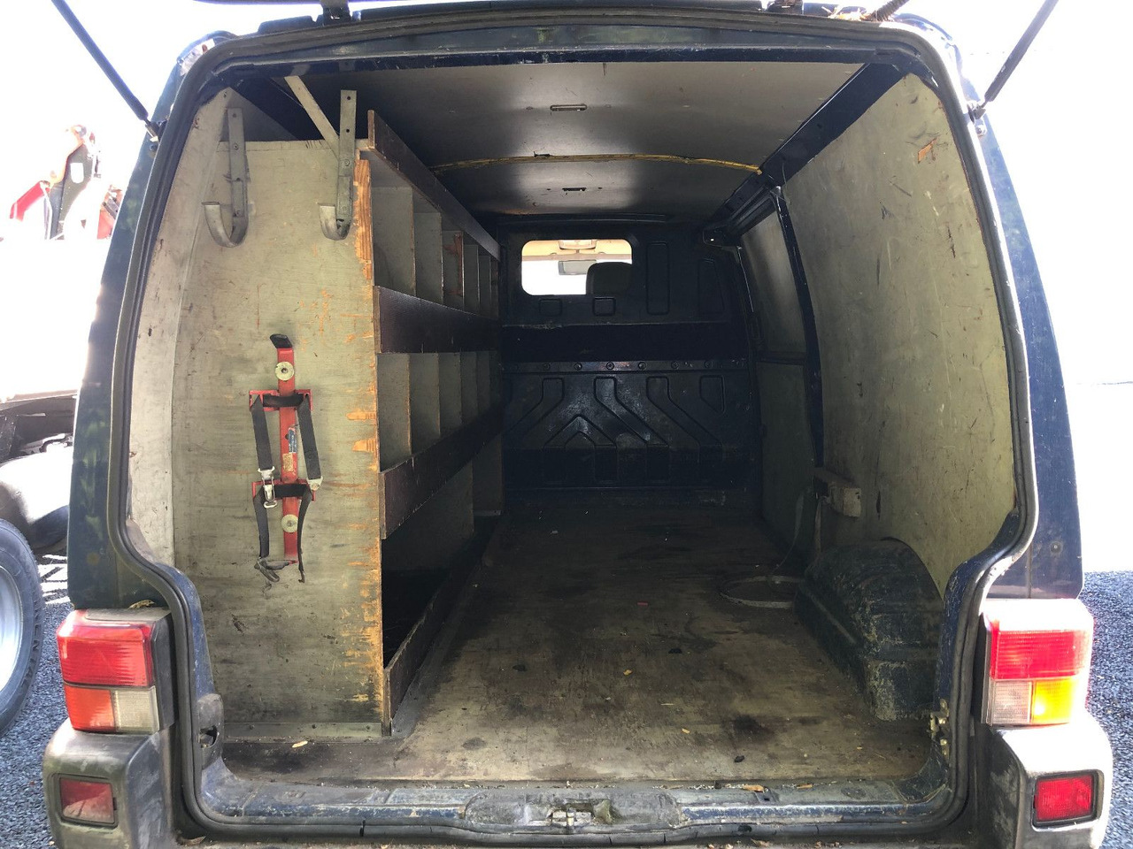 تأجير Volkswagen T4 2.5 TDI Lang Volkswagen T4 2.5 TDI Lang: صورة 28 تأجير Volkswagen T4 2.5 TDI Lang Volkswagen T4 2.5 TDI Lang: صورة 28