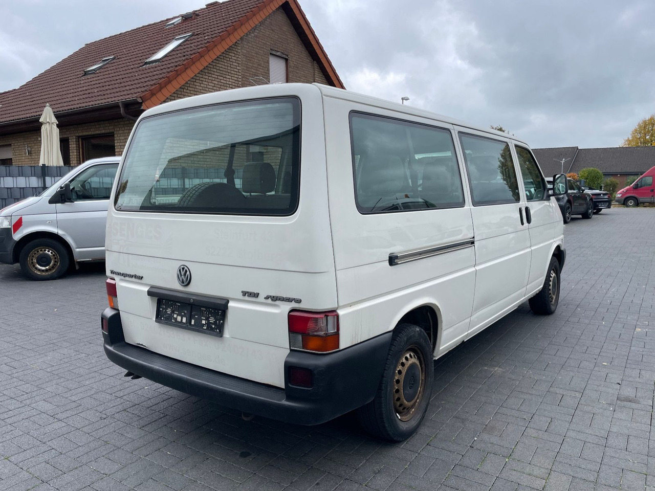 Volkswagen T4 Caravelle 2,5 TDI 75kW syncro lang, 9-Sitzer - ميكروباص: صورة 2 Volkswagen T4 Caravelle 2,5 TDI 75kW syncro lang, 9-Sitzer - ميكروباص: صورة 2