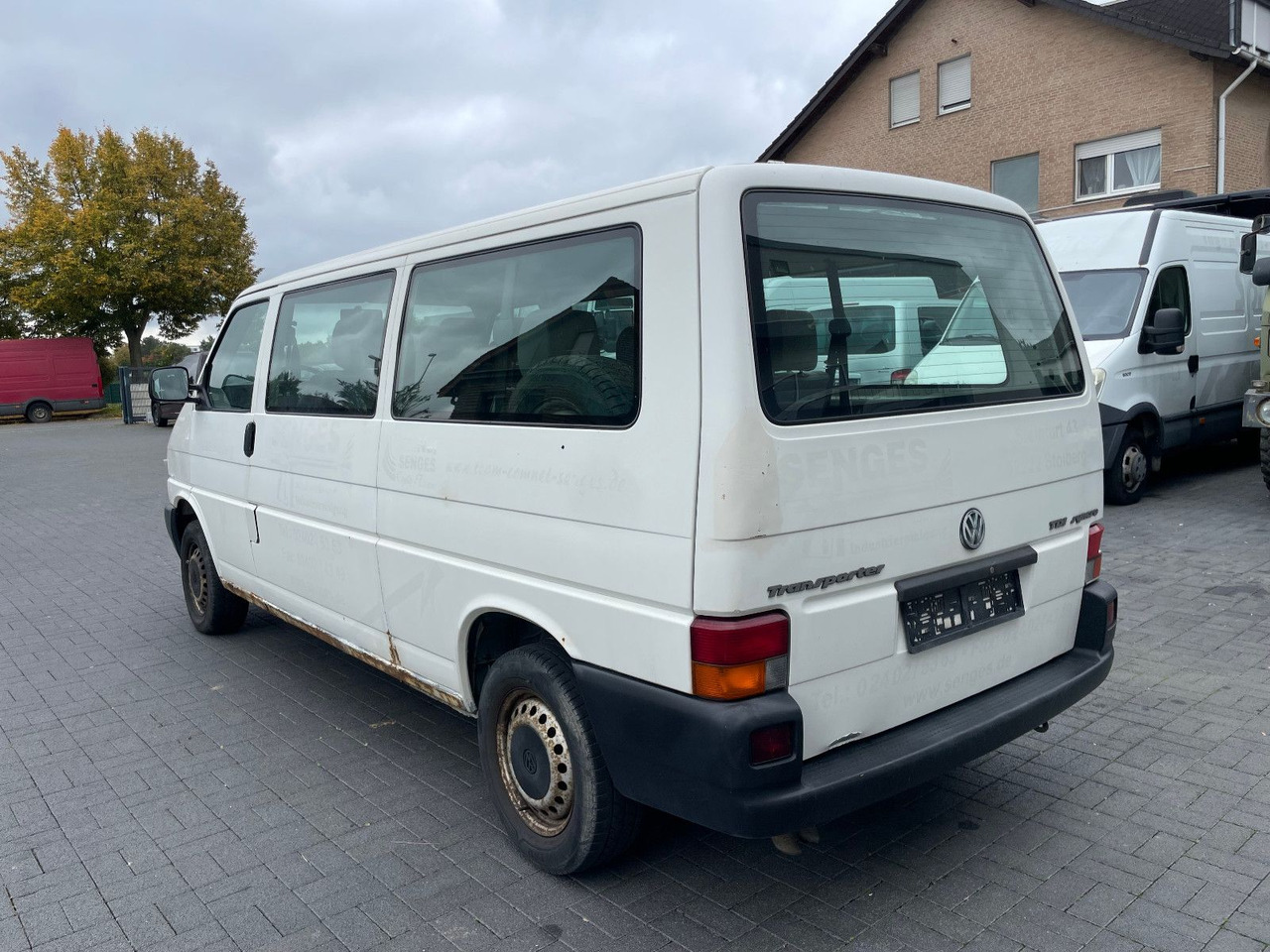 Volkswagen T4 Caravelle 2,5 TDI 75kW syncro lang, 9-Sitzer - ميكروباص: صورة 4 Volkswagen T4 Caravelle 2,5 TDI 75kW syncro lang, 9-Sitzer - ميكروباص: صورة 4