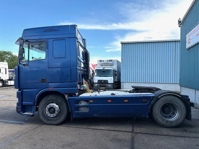DAF 95.380 XF SPACECAB (EURO 2 / ZF16 MANUAL GEARBOX / HYDRAULIC KIT / P.T.O. / SIDE SKIRTS / AIRCONDITIONING) - رأس تريلا: صورة 5 DAF 95.380 XF SPACECAB (EURO 2 / ZF16 MANUAL GEARBOX / HYDRAULIC KIT / P.T.O. / SIDE SKIRTS / AIRCONDITIONING) - رأس تريلا: صورة 5