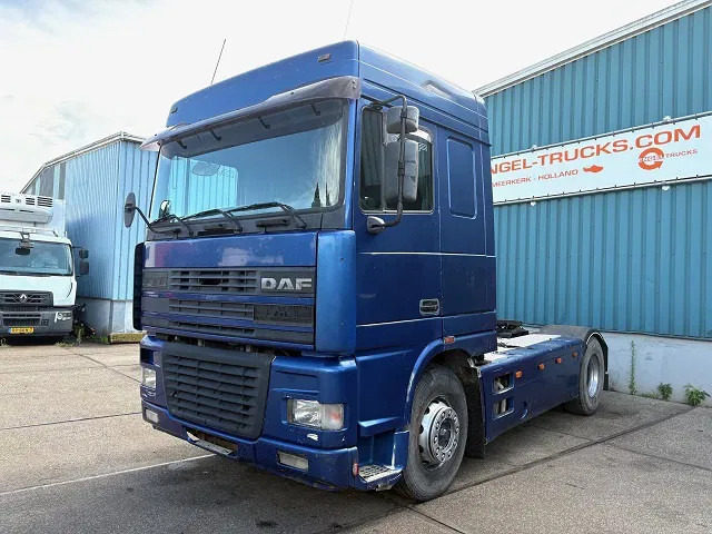 DAF 95.380 XF SPACECAB (EURO 2 / ZF16 MANUAL GEARBOX / HYDRAULIC KIT / P.T.O. / SIDE SKIRTS / AIRCONDITIONING) - رأس تريلا: صورة 1 DAF 95.380 XF SPACECAB (EURO 2 / ZF16 MANUAL GEARBOX / HYDRAULIC KIT / P.T.O. / SIDE SKIRTS / AIRCONDITIONING) - رأس تريلا: صورة 1