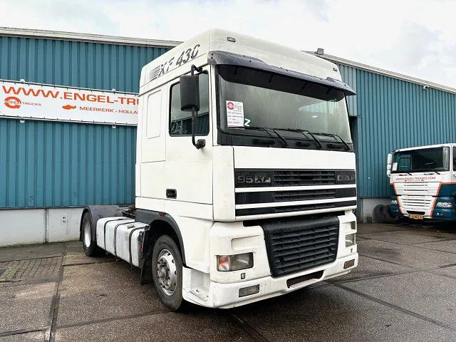 DAF 95.430 XF SPACECAB (EURO 3 / ZF16 MANUAL GEARBOX / ZF-INTARDER / AIRCONDITIONING) - رأس تريلا: صورة 2 DAF 95.430 XF SPACECAB (EURO 3 / ZF16 MANUAL GEARBOX / ZF-INTARDER / AIRCONDITIONING) - رأس تريلا: صورة 2