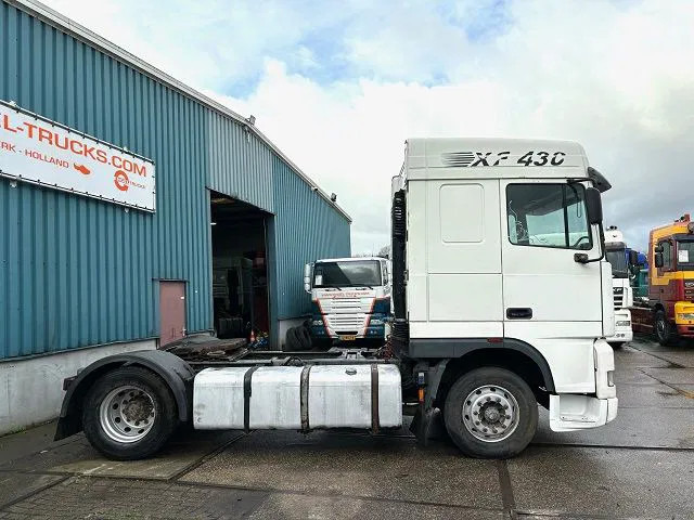 DAF 95.430 XF SPACECAB (EURO 3 / ZF16 MANUAL GEARBOX / ZF-INTARDER / AIRCONDITIONING) - رأس تريلا: صورة 4 DAF 95.430 XF SPACECAB (EURO 3 / ZF16 MANUAL GEARBOX / ZF-INTARDER / AIRCONDITIONING) - رأس تريلا: صورة 4