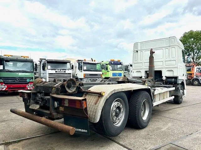 DAF 95.480 XF SPACECAB 6x2 WITH HOOK-ARM SYSTEM (EURO 3 / ZF16 MANUAL GEARBOX / ZF-INTARDER / STEEL-/AIR SUSPENSION / AIRCONDITIONIN - شاحنة برافعة خطافية: صورة 3 DAF 95.480 XF SPACECAB 6x2 WITH HOOK-ARM SYSTEM (EURO 3 / ZF16 MANUAL GEARBOX / ZF-INTARDER / STEEL-/AIR SUSPENSION / AIRCONDITIONIN - شاحنة برافعة خطافية: صورة 3
