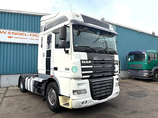 DAF XF 105.460 ATE SPACECAB (EURO 5 / ZF16 MANUAL GEARBOX / 995+500 LITER DIESELTANK / FRIDGE UNDER BED / ETC.) - رأس تريلا: صورة 2 DAF XF 105.460 ATE SPACECAB (EURO 5 / ZF16 MANUAL GEARBOX / 995+500 LITER DIESELTANK / FRIDGE UNDER BED / ETC.) - رأس تريلا: صورة 2
