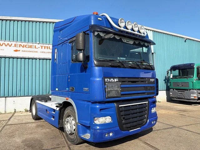 DAF XF 105.460 ATE SPACECAB (ZF16 MANUAL GEARBOX / HYDRAULIC KIT / P.T.O. / ADR-VLG / FULL SPOILERSET / FRIDGE) - مقطورة السحب: صورة 2 DAF XF 105.460 ATE SPACECAB (ZF16 MANUAL GEARBOX / HYDRAULIC KIT / P.T.O. / ADR-VLG / FULL SPOILERSET / FRIDGE) - مقطورة السحب: صورة 2