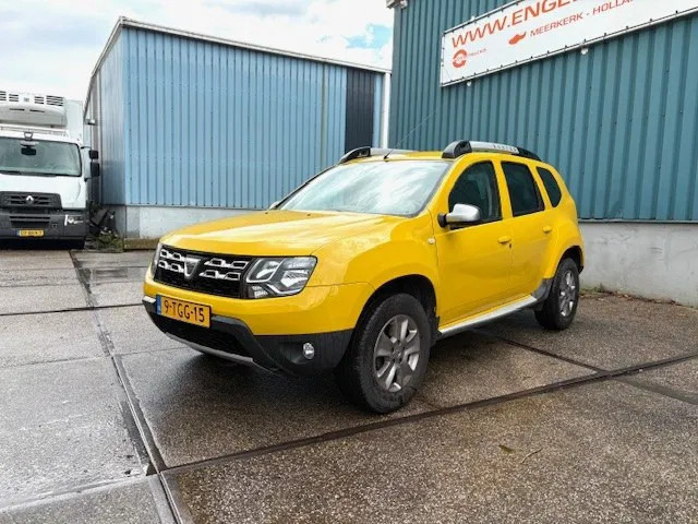 Dacia Duster 1.5DCI 4x4 MINI MPV (6 GEARS MANUAL GEARBOX / AIRCONDITIONING / CRUISE CONTROL / ETC.) - سيارة: صورة 1 Dacia Duster 1.5DCI 4x4 MINI MPV (6 GEARS MANUAL GEARBOX / AIRCONDITIONING / CRUISE CONTROL / ETC.) - سيارة: صورة 1