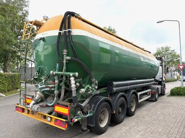 Feldbinder KIP48 3 3-AXLE 48M3 KIPPING SILO TRAILER (SAF AXLES / DRUM BRAKES / 4 COMPARTMENTS) - نصف مقطورة صهريج: صورة 3 Feldbinder KIP48 3 3-AXLE 48M3 KIPPING SILO TRAILER (SAF AXLES / DRUM BRAKES / 4 COMPARTMENTS) - نصف مقطورة صهريج: صورة 3