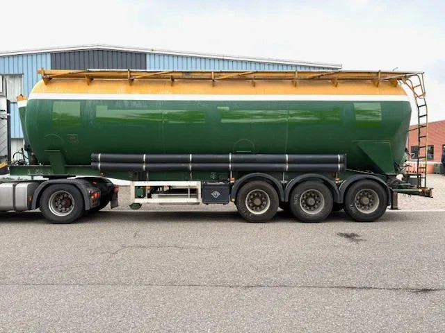 Feldbinder KIP48 3 3-AXLE 48M3 KIPPING SILO TRAILER (SAF AXLES / DRUM BRAKES / 4 COMPARTMENTS) - نصف مقطورة صهريج: صورة 5 Feldbinder KIP48 3 3-AXLE 48M3 KIPPING SILO TRAILER (SAF AXLES / DRUM BRAKES / 4 COMPARTMENTS) - نصف مقطورة صهريج: صورة 5