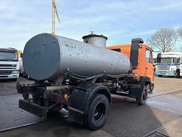 Mercedes-Benz 914 KO RHD 4x2 FULL STEEL TANK TRUCK (6-CILINDER ENGINE / MANUAL GEARBOX / FULL STEEL SUSPENSION) - شاحنة صهريج: صورة 3 Mercedes-Benz 914 KO RHD 4x2 FULL STEEL TANK TRUCK (6-CILINDER ENGINE / MANUAL GEARBOX / FULL STEEL SUSPENSION) - شاحنة صهريج: صورة 3