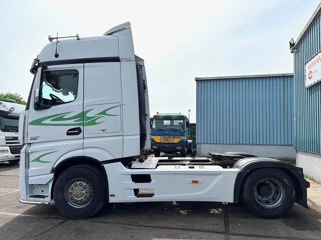 Mercedes-Benz Actros 1845 LS BIGSPACE (RETARDER / EURO 5 / TELLIGENT GEARBOX / FULL SPOILERSET / 2x DIESELTANK / AIRCONDITIONING) - مقطورة السحب: صورة 5 Mercedes-Benz Actros 1845 LS BIGSPACE (RETARDER / EURO 5 / TELLIGENT GEARBOX / FULL SPOILERSET / 2x DIESELTANK / AIRCONDITIONING) - مقطورة السحب: صورة 5