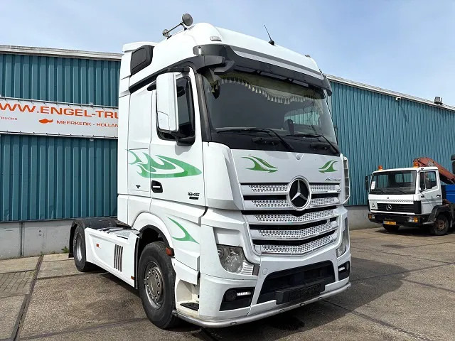 Mercedes-Benz Actros 1845 LS BIGSPACE (RETARDER / EURO 5 / TELLIGENT GEARBOX / FULL SPOILERSET / 2x DIESELTANK / AIRCONDITIONING) - رأس تريلا: صورة 2 Mercedes-Benz Actros 1845 LS BIGSPACE (RETARDER / EURO 5 / TELLIGENT GEARBOX / FULL SPOILERSET / 2x DIESELTANK / AIRCONDITIONING) - رأس تريلا: صورة 2