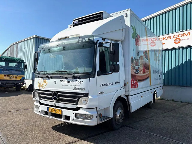 Mercedes-Benz Atego 816 L 4x2 ORIGINAL DUTCH COOLER TRUCK WITH CARRIER XARIOS 600D/E (MANUAL GEARBOX / AIRCONDITIONING / 2.000 KG. TAILLIFT) - شاحنة ذات مبرد: صورة 1 Mercedes-Benz Atego 816 L 4x2 ORIGINAL DUTCH COOLER TRUCK WITH CARRIER XARIOS 600D/E (MANUAL GEARBOX / AIRCONDITIONING / 2.000 KG. TAILLIFT) - شاحنة ذات مبرد: صورة 1