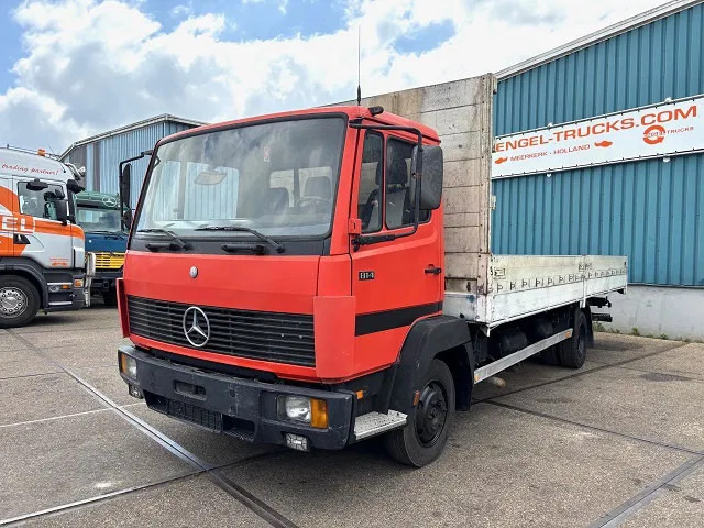 Mercedes-Benz LK 814 (6-CILINDER) WITH OPEN (TENT) BOX & ALUMNIUM SIDE BORDS (MANUAL GEARBOX / 3TH SEAT IN CABIN) - شاحنات مسطحة: صورة 1 Mercedes-Benz LK 814 (6-CILINDER) WITH OPEN (TENT) BOX & ALUMNIUM SIDE BORDS (MANUAL GEARBOX / 3TH SEAT IN CABIN) - شاحنات مسطحة: صورة 1