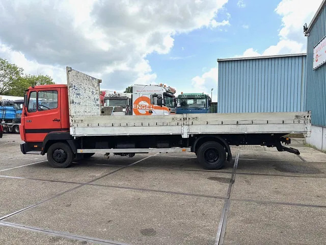 Mercedes-Benz LK 814 (6-CILINDER) WITH OPEN (TENT) BOX & ALUMNIUM SIDE BORDS (MANUAL GEARBOX / 3TH SEAT IN CABIN) - شاحنات مسطحة: صورة 5 Mercedes-Benz LK 814 (6-CILINDER) WITH OPEN (TENT) BOX & ALUMNIUM SIDE BORDS (MANUAL GEARBOX / 3TH SEAT IN CABIN) - شاحنات مسطحة: صورة 5