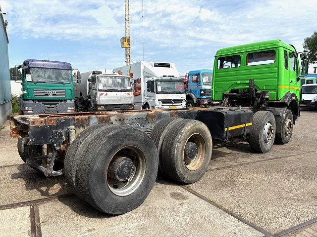 Mercedes-Benz SK 3335K 8x4 FULL STEEL CHASSIS (ZF16 MANUAL GEARBOX / RETARDER / FULL STEEL SUSPENSION / REDUCTION AXLES) - شاحنة بهيكل معدني للمقصورة: صورة 3 Mercedes-Benz SK 3335K 8x4 FULL STEEL CHASSIS (ZF16 MANUAL GEARBOX / RETARDER / FULL STEEL SUSPENSION / REDUCTION AXLES) - شاحنة بهيكل معدني للمقصورة: صورة 3
