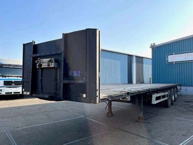 Van Hool 3B1047 13.60M. FLATBED TRAILER WITH 40FT TWISTLOCKS (SAF-AXLES / DISC BRAKES / 40FT TWISTLOCKS) - نصف مقطورة مسطحة: صورة 1 Van Hool 3B1047 13.60M. FLATBED TRAILER WITH 40FT TWISTLOCKS (SAF-AXLES / DISC BRAKES / 40FT TWISTLOCKS) - نصف مقطورة مسطحة: صورة 1