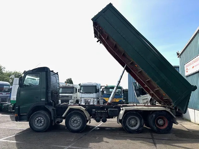 Volvo FH 12.420 8x4 FULL STEEL KIPPER (12+2 GEARS MANUAL GEARBOX / FULL STEEL SUSPENSION / REDUCTION AXLES / VEB-ENGINE BRAKE) - شاحنة قلاب: صورة 5 Volvo FH 12.420 8x4 FULL STEEL KIPPER (12+2 GEARS MANUAL GEARBOX / FULL STEEL SUSPENSION / REDUCTION AXLES / VEB-ENGINE BRAKE) - شاحنة قلاب: صورة 5