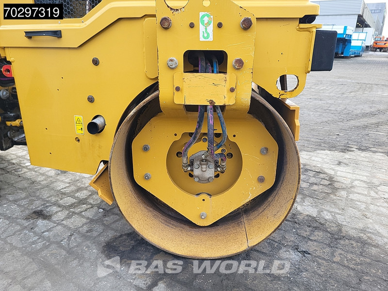 مدحلة Caterpillar CB2.7: صورة 12